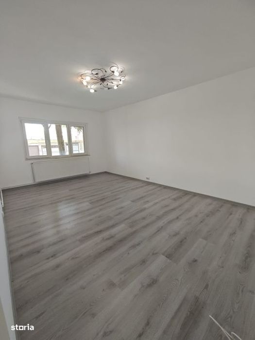Apartament spatios,de vanzare, 3 camere, 98 mp, zona Petru Rares