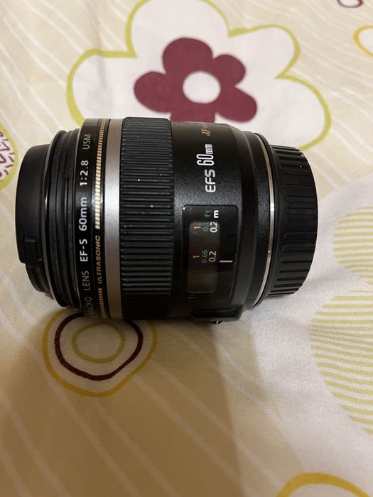 Обектив Canon EF-S 60mm f/2.8 Macro USM