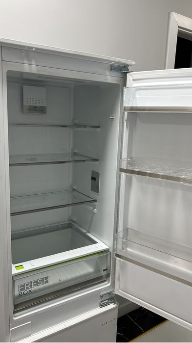 Холодильник встроенный Midea