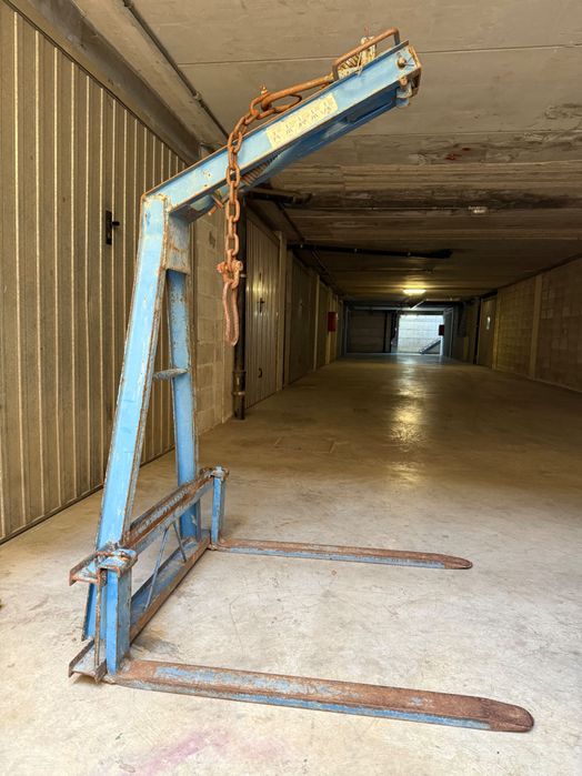 Furca pentru paleti - macara