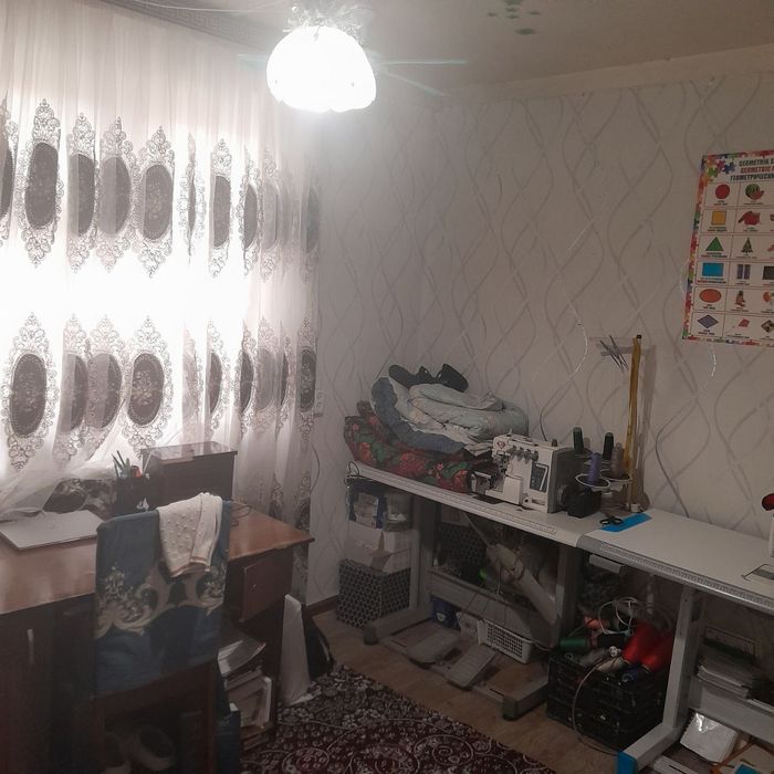 Сергели Спутнике 1.  2 х комнатную квартиру в деревянном доме 1/2