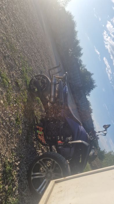 Vând atv de strada