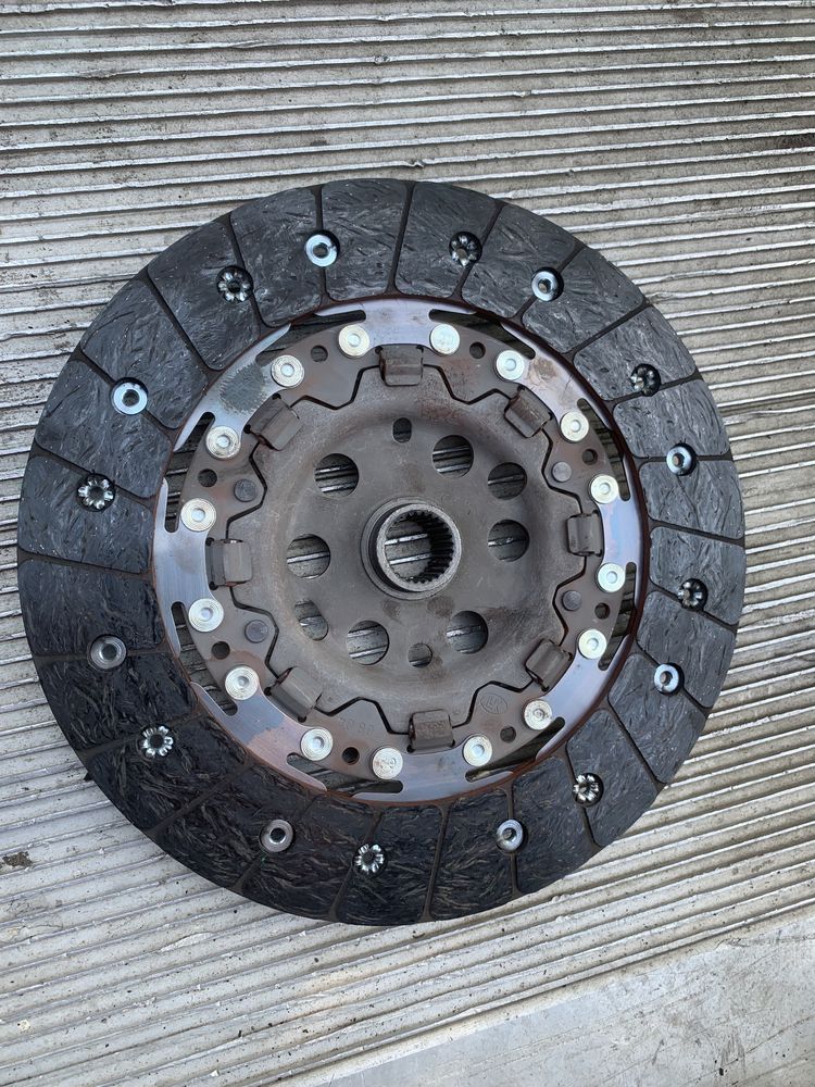 Kit ambreiaj volanta cu masa dubla 1.9 bkc bxe cod 323064110 vw