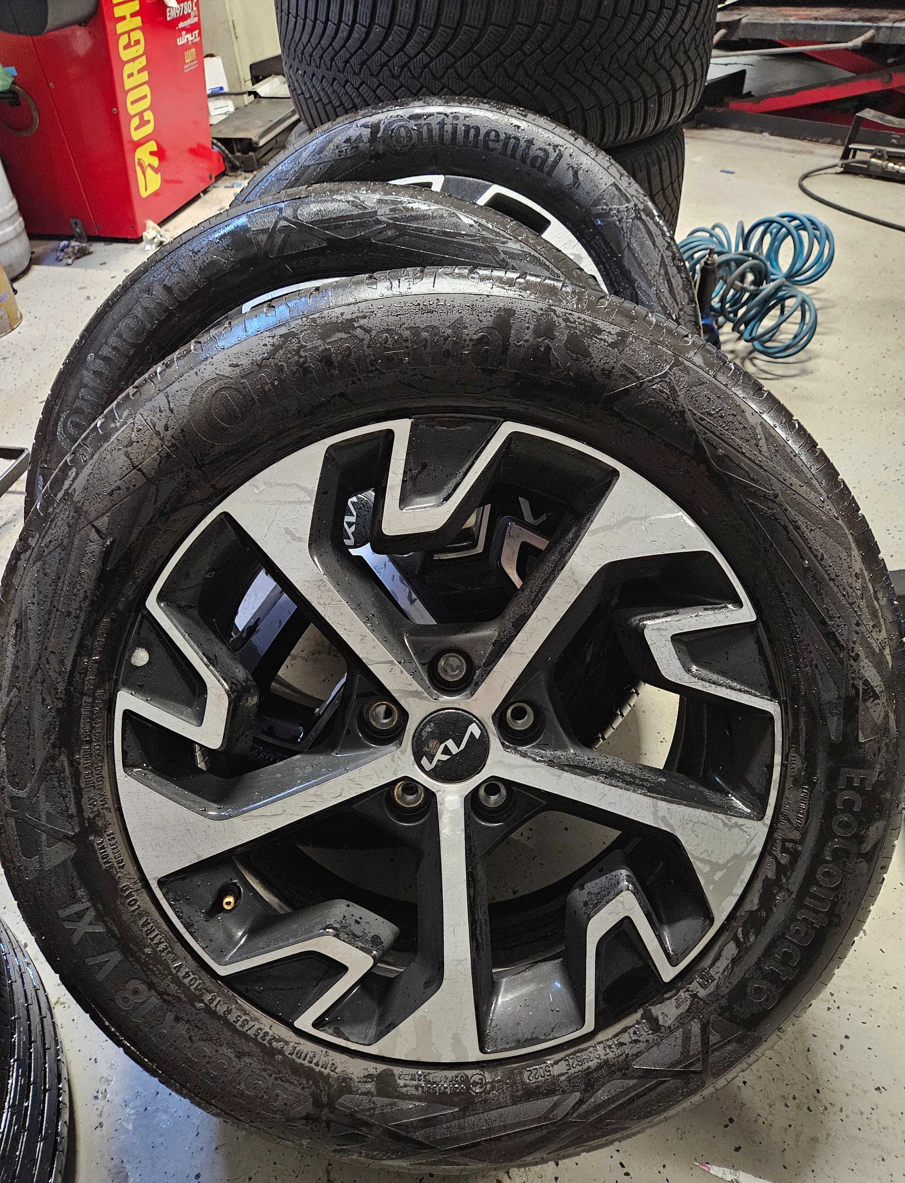 4 Anvelope 235/55 R18 vara