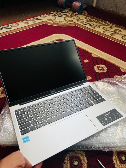 Acer noutbuk yangi 2025 modeli juda kam ishlagan
