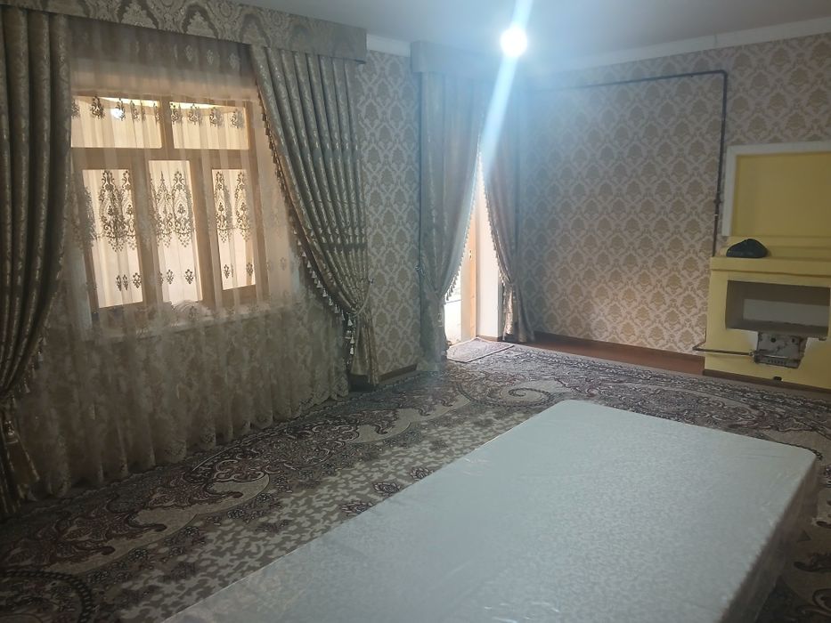 umumiy maydoni 10.89sotox 5 xona +1 ta oshxona  kotta yo'l yaqn