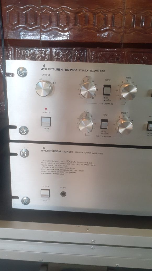 Linie Mitsubishi pretabil birou (akai sony)