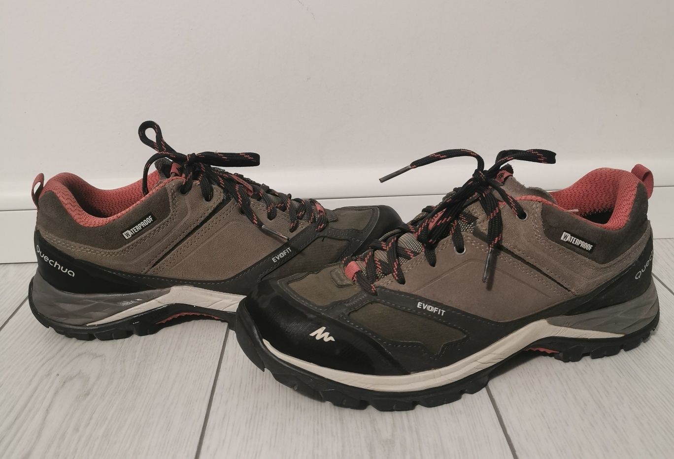 Bocanci drumetie Quechua/Decathlon mar 38