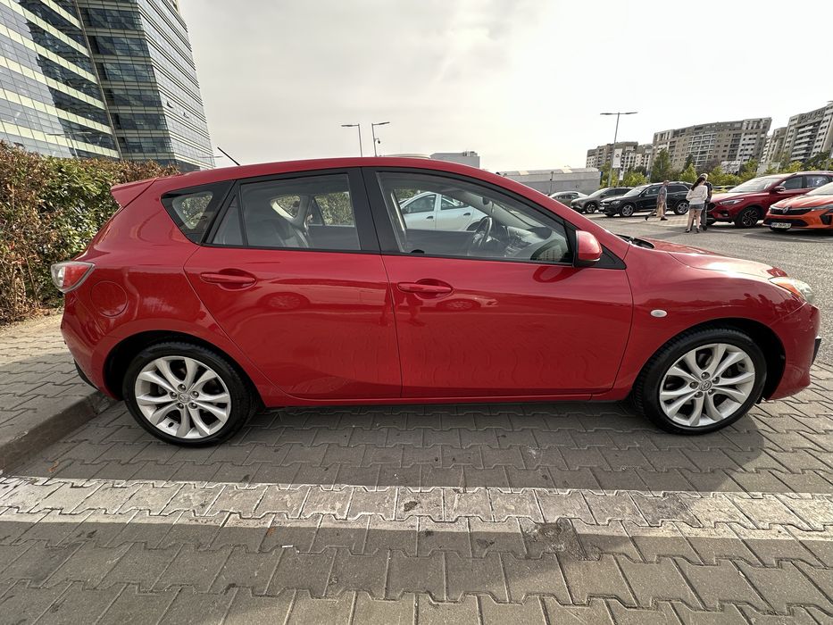 Mazda 3 Hatchback 2011