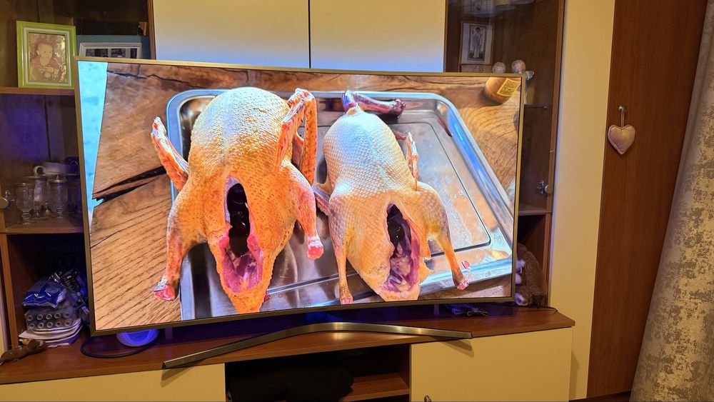 Телевизор Samsung UE55MU6500. 4К, диагональ 55