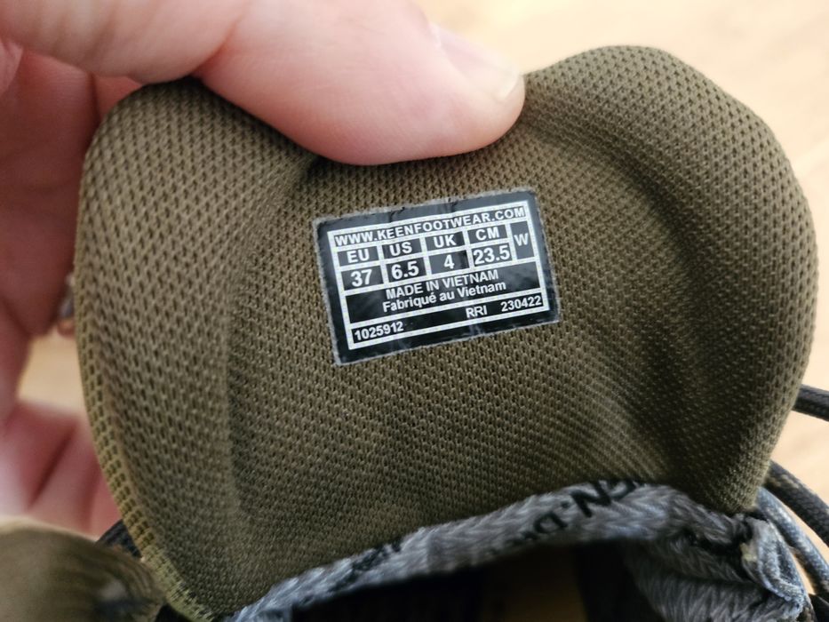 Bocanci / ghete munte Keen 37
