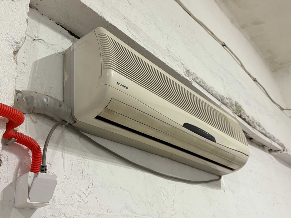 Климатик 24 неинверторен DAEWOO - може да се пробва