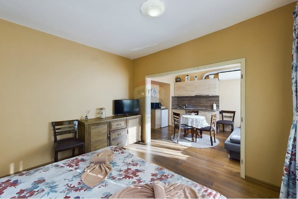 Продава се Четиристаен апартамент в Варна, Гръцка махала - 135 кв.м за 2438 €/кв.м - Снимка #5