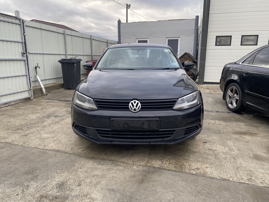 Dezmembrez Vw jetta 1.6 CAYC