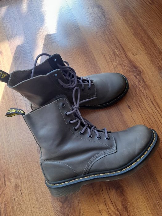 Dr martens дамски обувки 39 номер.