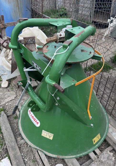 Împrăștiator îngrășăminte Vigolo 300 kg – PTO, stare bună”