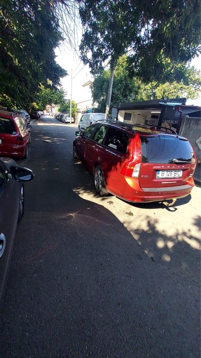 Volvo V50 – 2010 – 1.6D – Dublu climatronic, piele crem, pilot automat