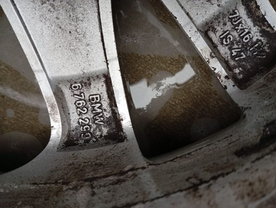 Vând 4 jante BMW 16