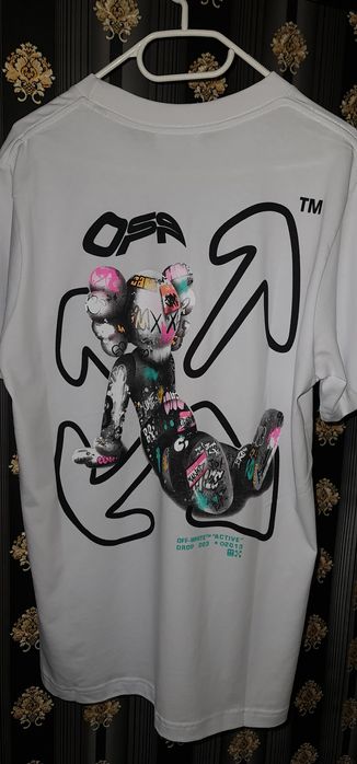 Tricou Burberry  / off white alb negru