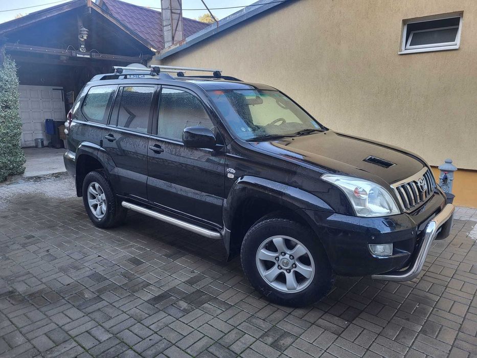 Toyota Land Cruiser 3.0 D-4D cu 7 locuri