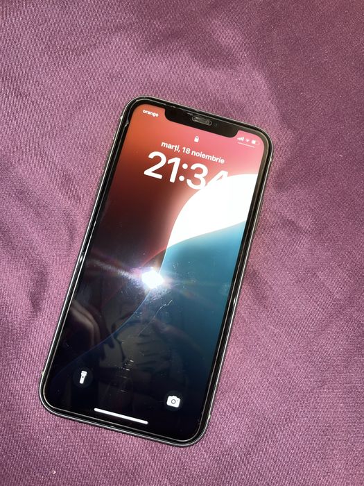 iPhone 11 green in stare impecabila