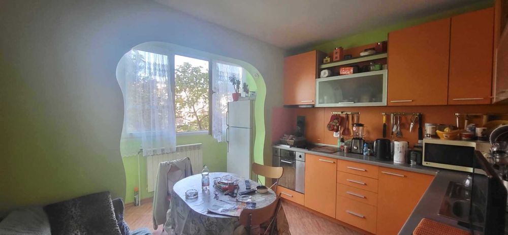 Тристаен апартамент в Дружба 2