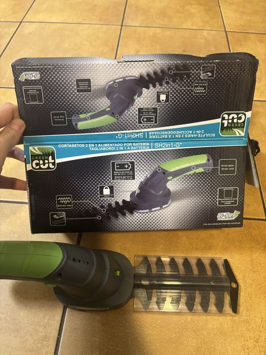 Foarfeca pentru gard viu cu acumulator, 3.6 V - NOU