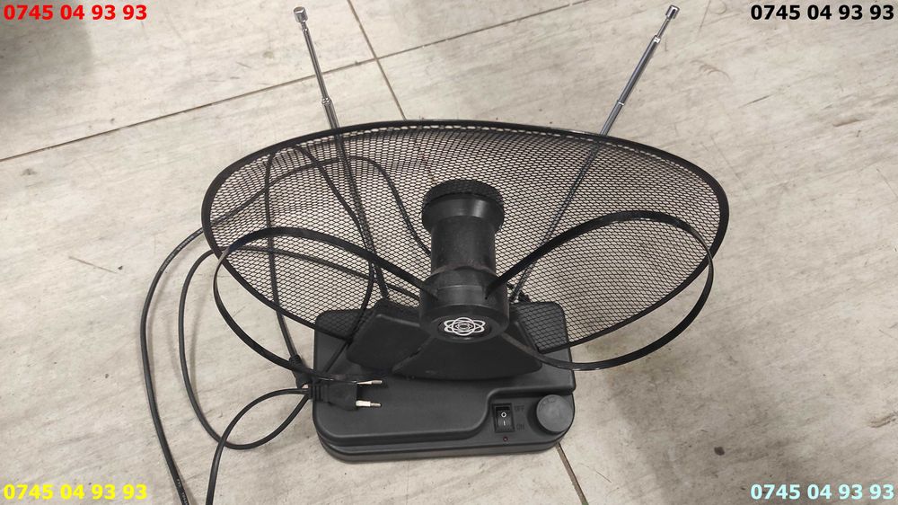 antena de camera interior cu alimentare si 2 antene extra UHF VHF FM