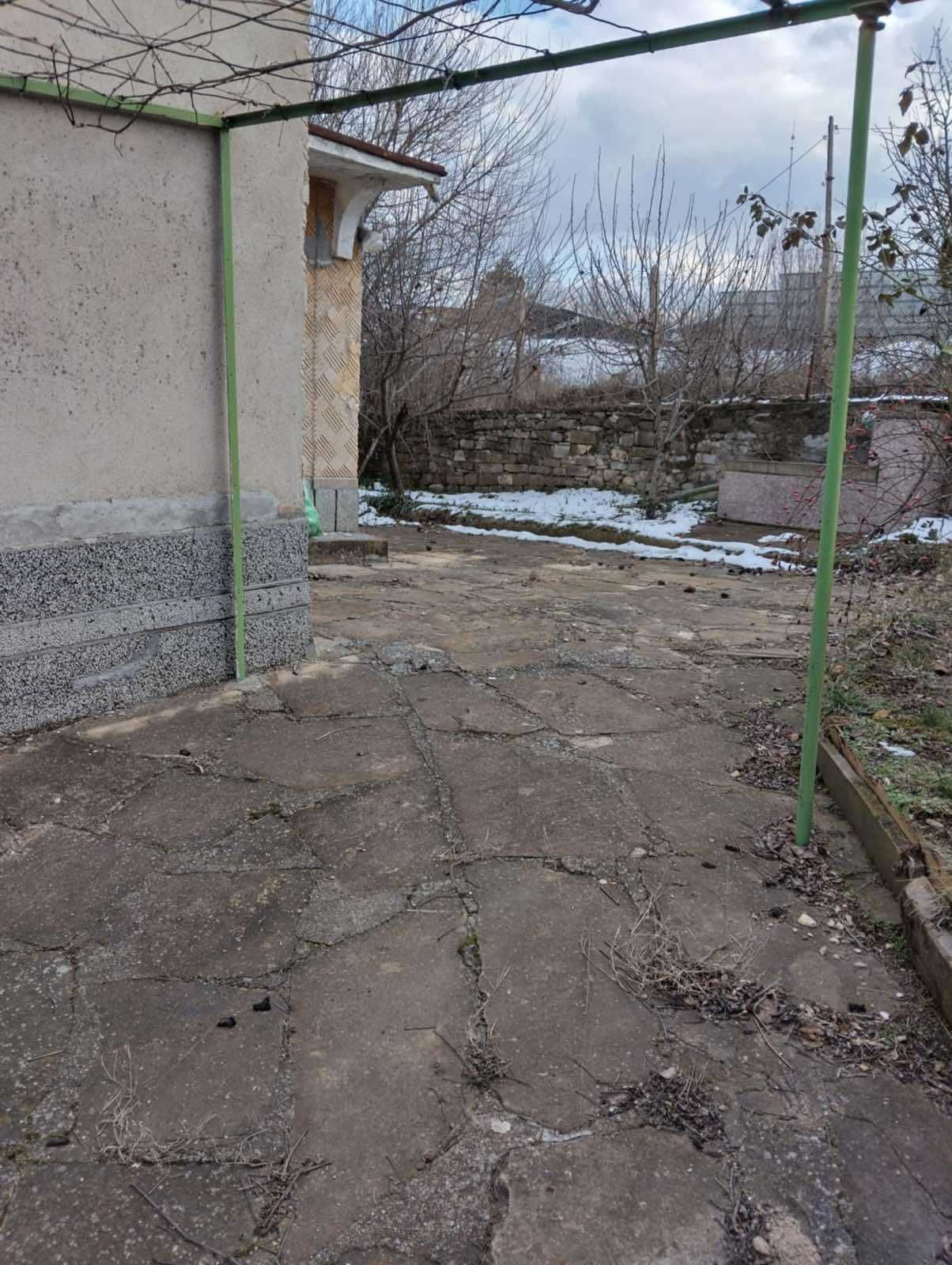 Двуетажна къща в с.Рупките