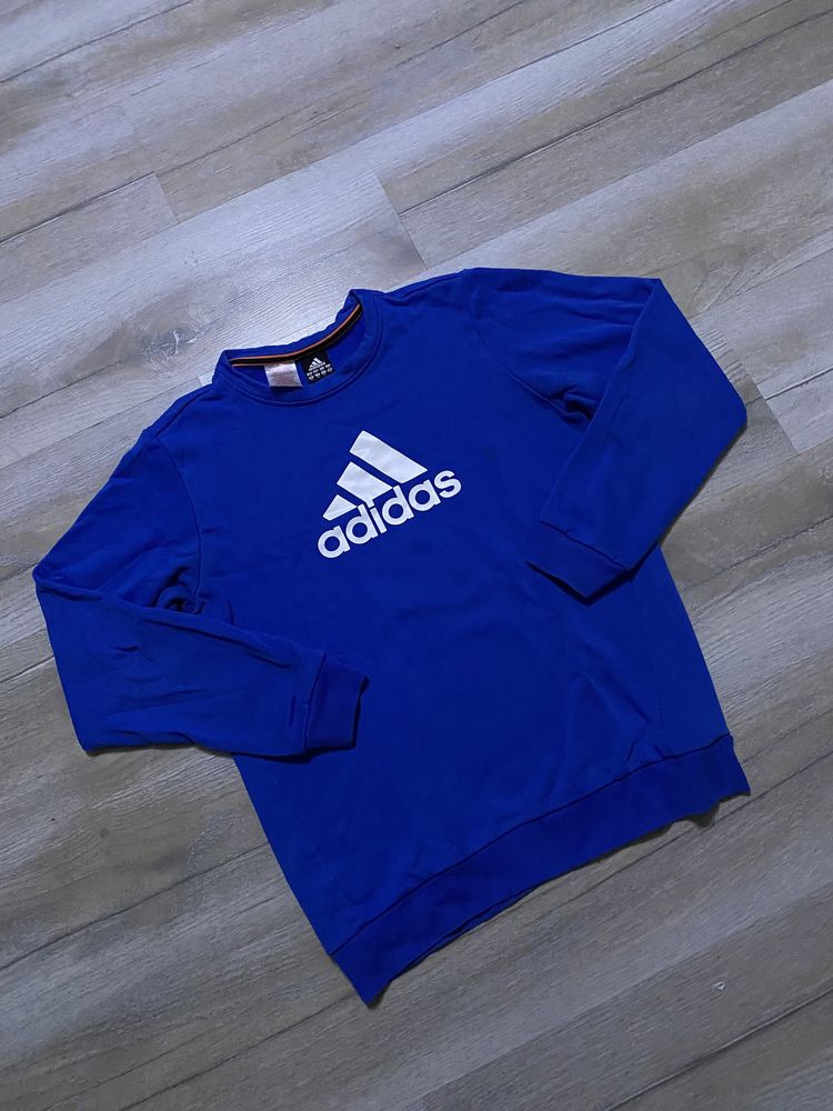 Bluza adidas in stare buna