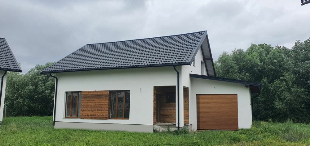 Casa cu garaj de vanzare in radauti