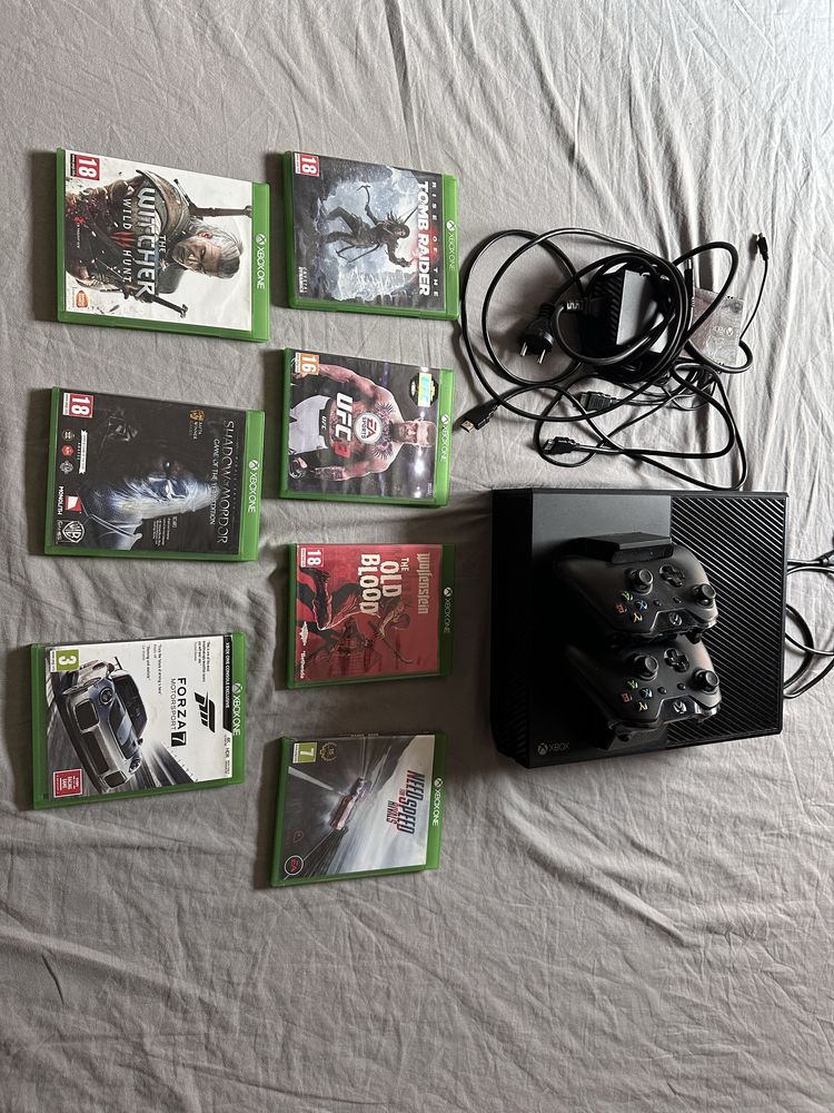 Xbox one 1tb в добро състояние