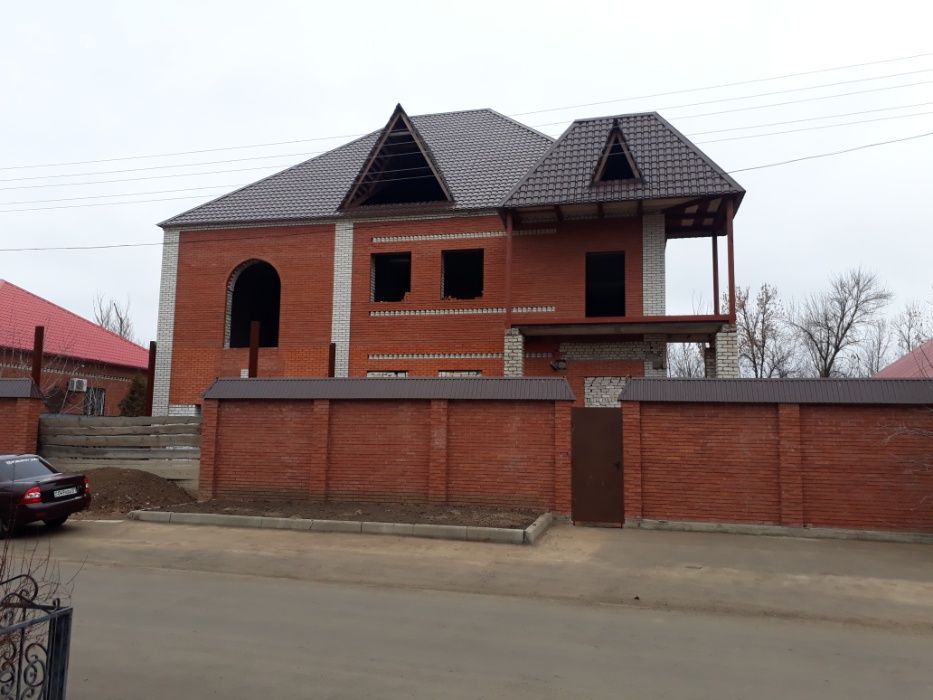 Продам 4х этажный кирпичный коттедж в мкрн Самал 1-2