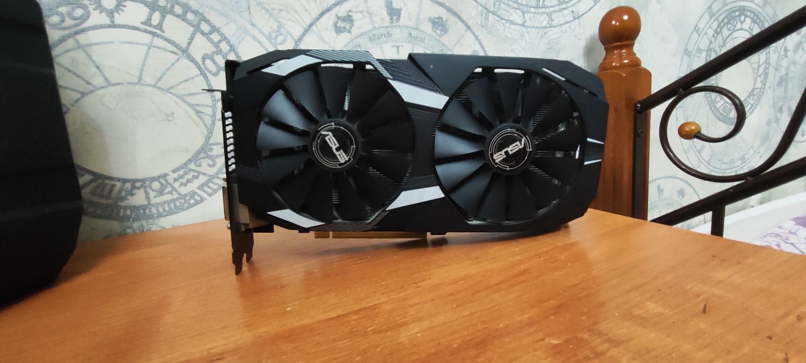 Обменяю видеокарту asus rx 580 8gb