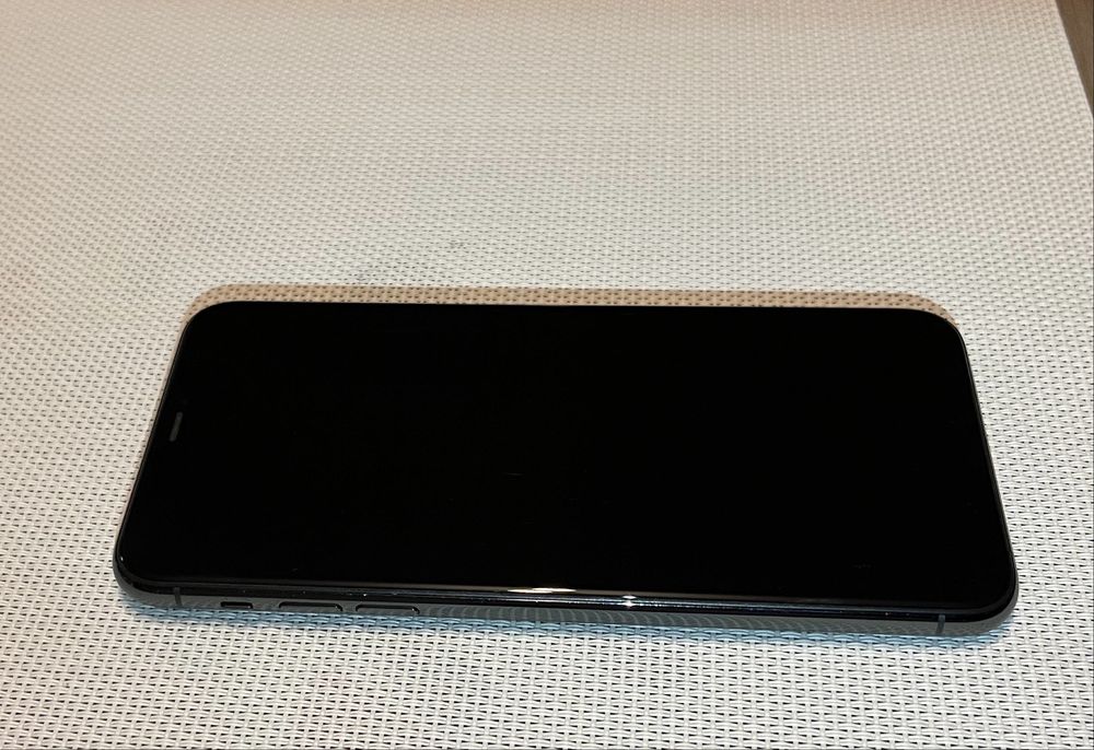 Vând Iphone 11 Pro Max , 64GB , functional si gata de utilizare!