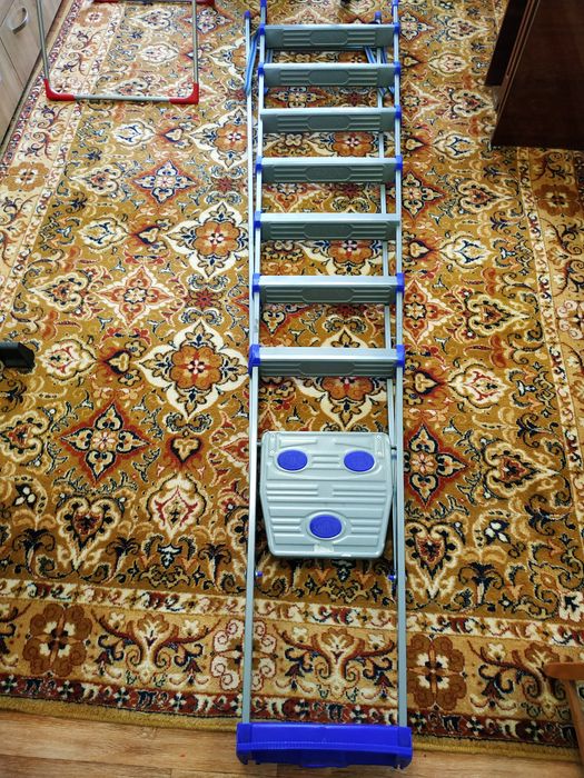 Продам стремянку 7-ми ступенчатую,метал прочный.. 30000 тг.