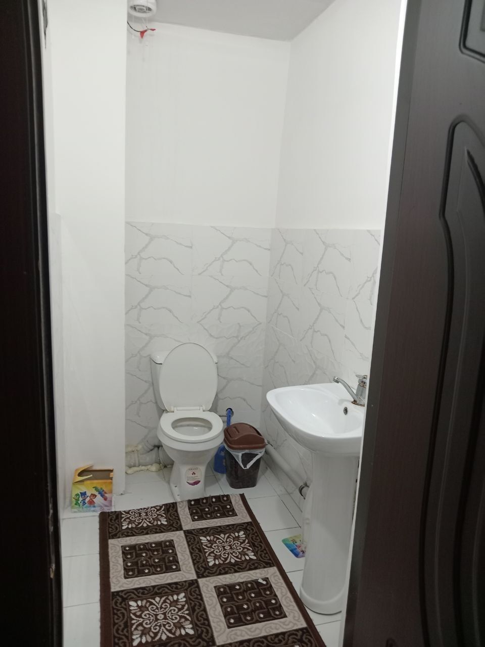 2 хона 2 каватда жойлашган квартира ижорага берилади янги дом 
Ор: Сем