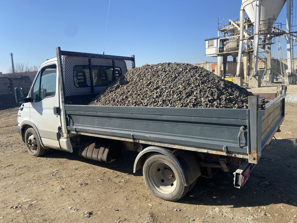 Nisip, Amestec pentru beton, Pietris, Piatra concasata, Pamant , etc.