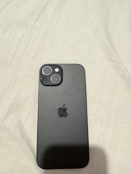 iPhone 15 – 128GB – Stare bună – Baterie 85%