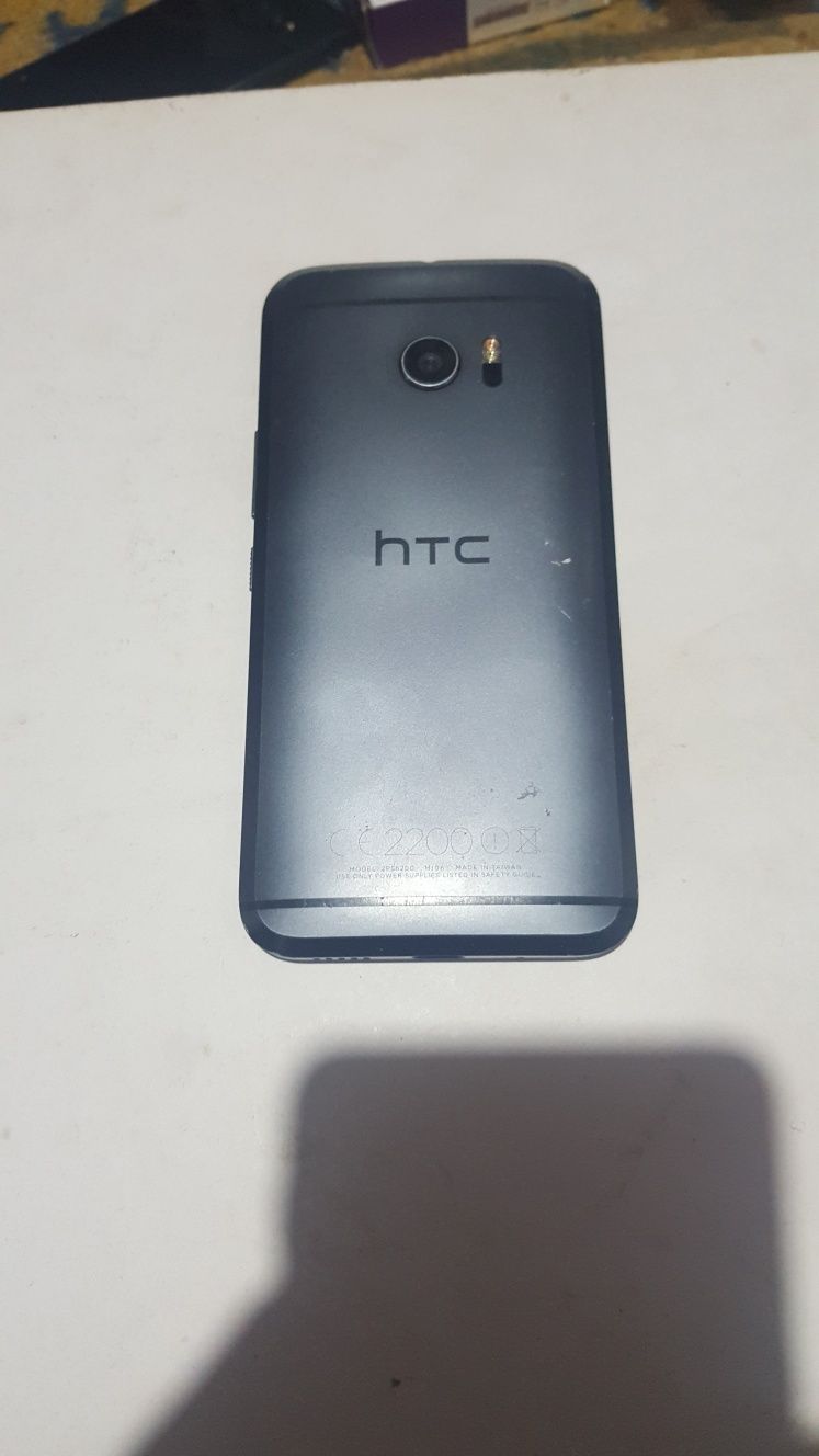 Vând lg k50s și HTC 10 display-uri sparte
