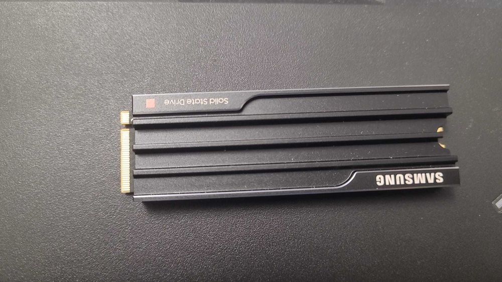 SSD Samsung 9100 PRO HeatSink de  4TB PCI  Express 5.0 -nou