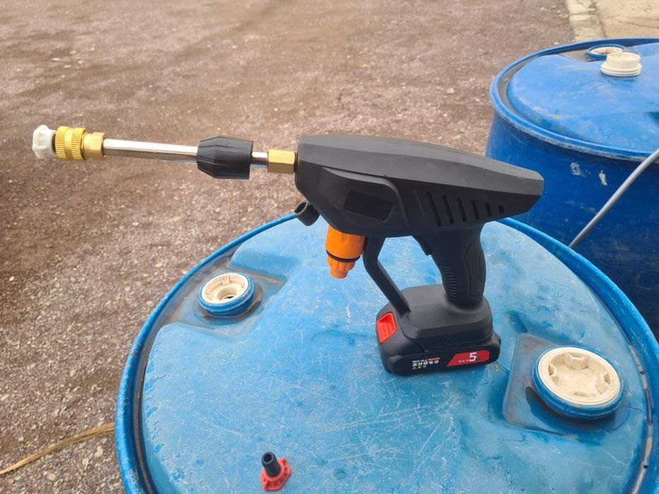 Минимойка батарейка мен жасайды.