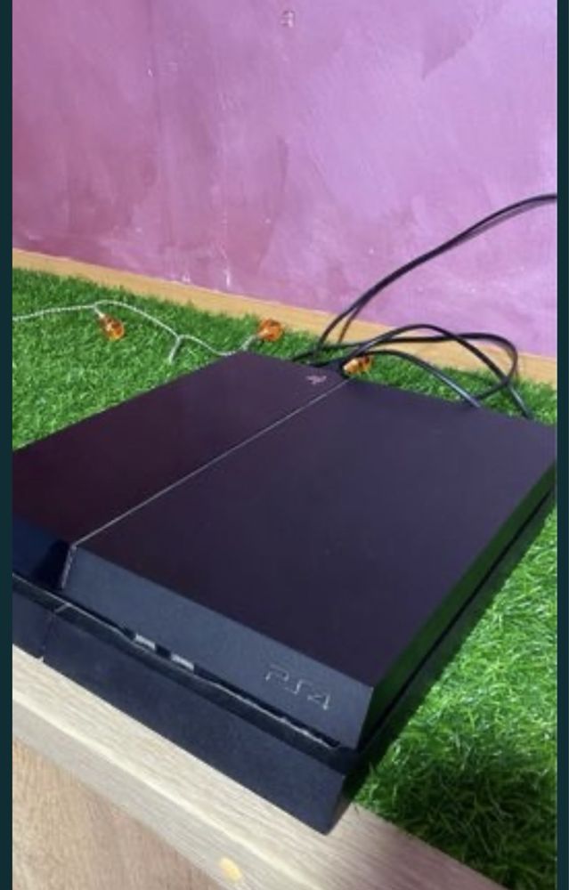 PlayStation 4 + 2 джойстика