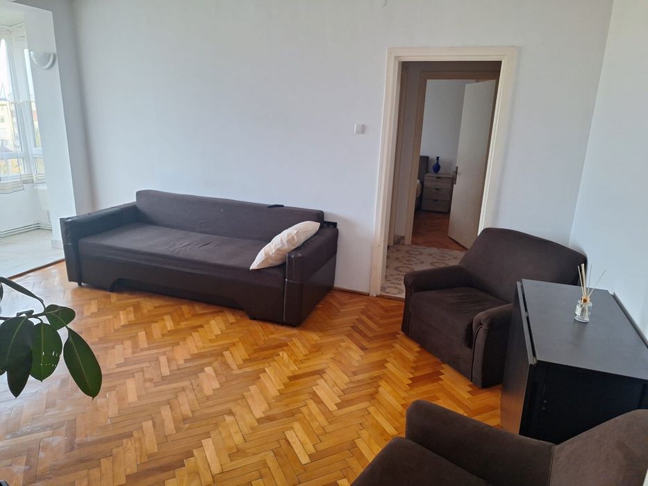 Apartament 2 camere central semidecomandat