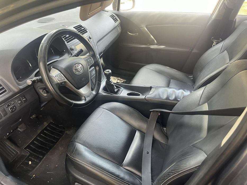 Toyota Avensis T27 2.2 177 к.с. на части!