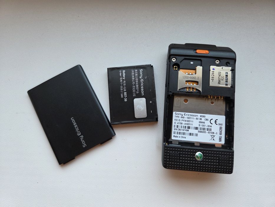 Sony Ericsson W380i nou