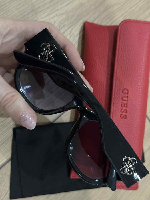 Слънчеви очила Guess