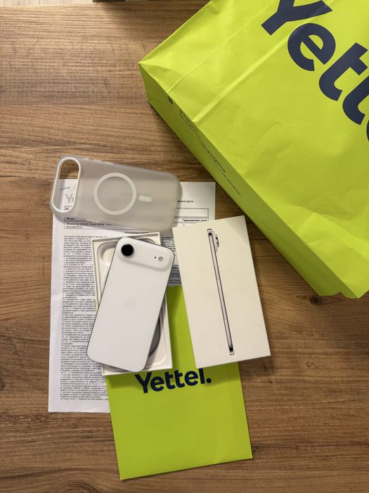 IPHONE 17 Air Йеттел Гаранционен като НОВ ! Cloud White - Бял !
