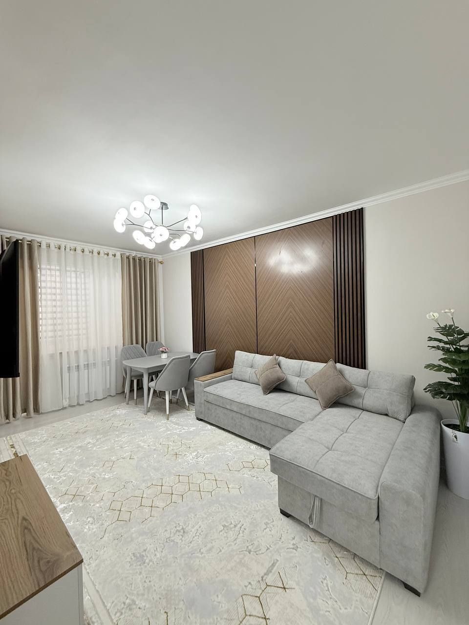 Чиланзар 12 продаётся квартира 2*3/2/4.Балкон 1,5*3.Мебель техника