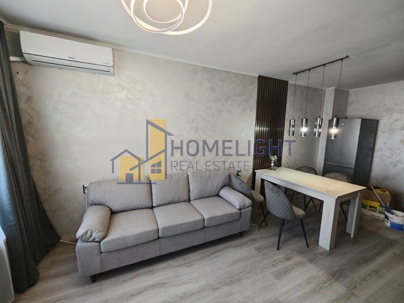 Двустаен апартамент в кв. Дружба 1